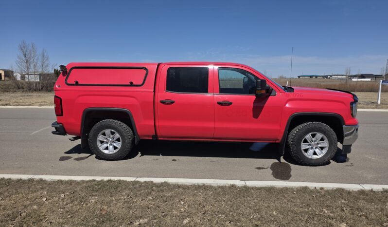 
								2018 GMC Sierra 1500 LT Crew Cab Short Bed 4WD Truck full									