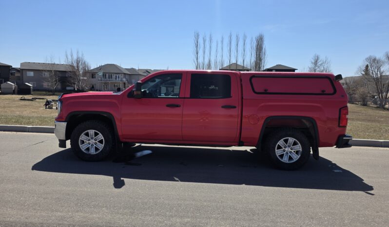 
								2018 GMC Sierra 1500 LT Crew Cab Short Bed 4WD Truck full									