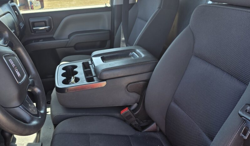 
								2018 GMC Sierra 1500 LT Crew Cab Short Bed 4WD Truck full									